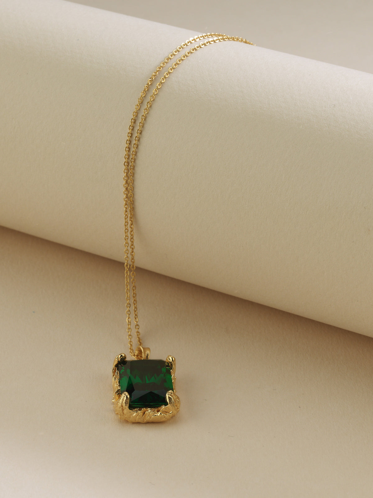 Bodhita - GRANDE EMERALD KOLYE UCU