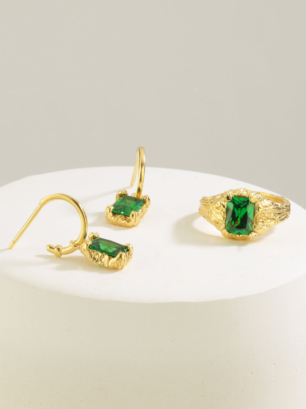 Bodhita - EMERALD RING