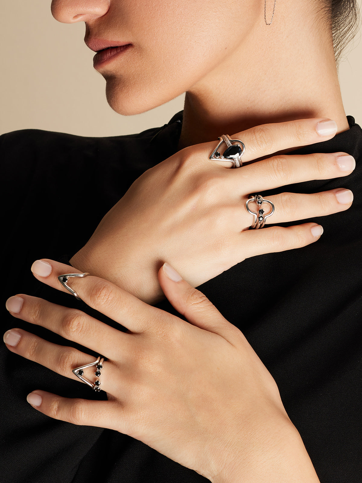 Bodhita - GAIA BLACK SILVER RING