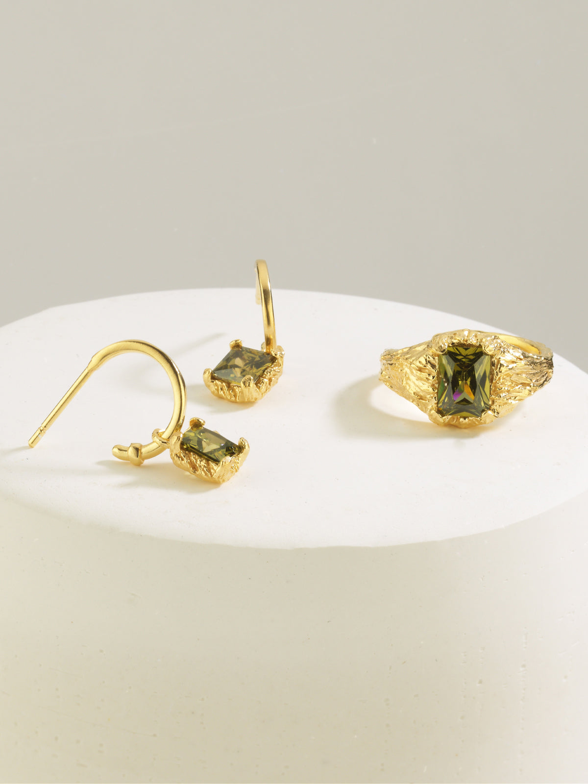 Bodhita - PERIDOT RING
