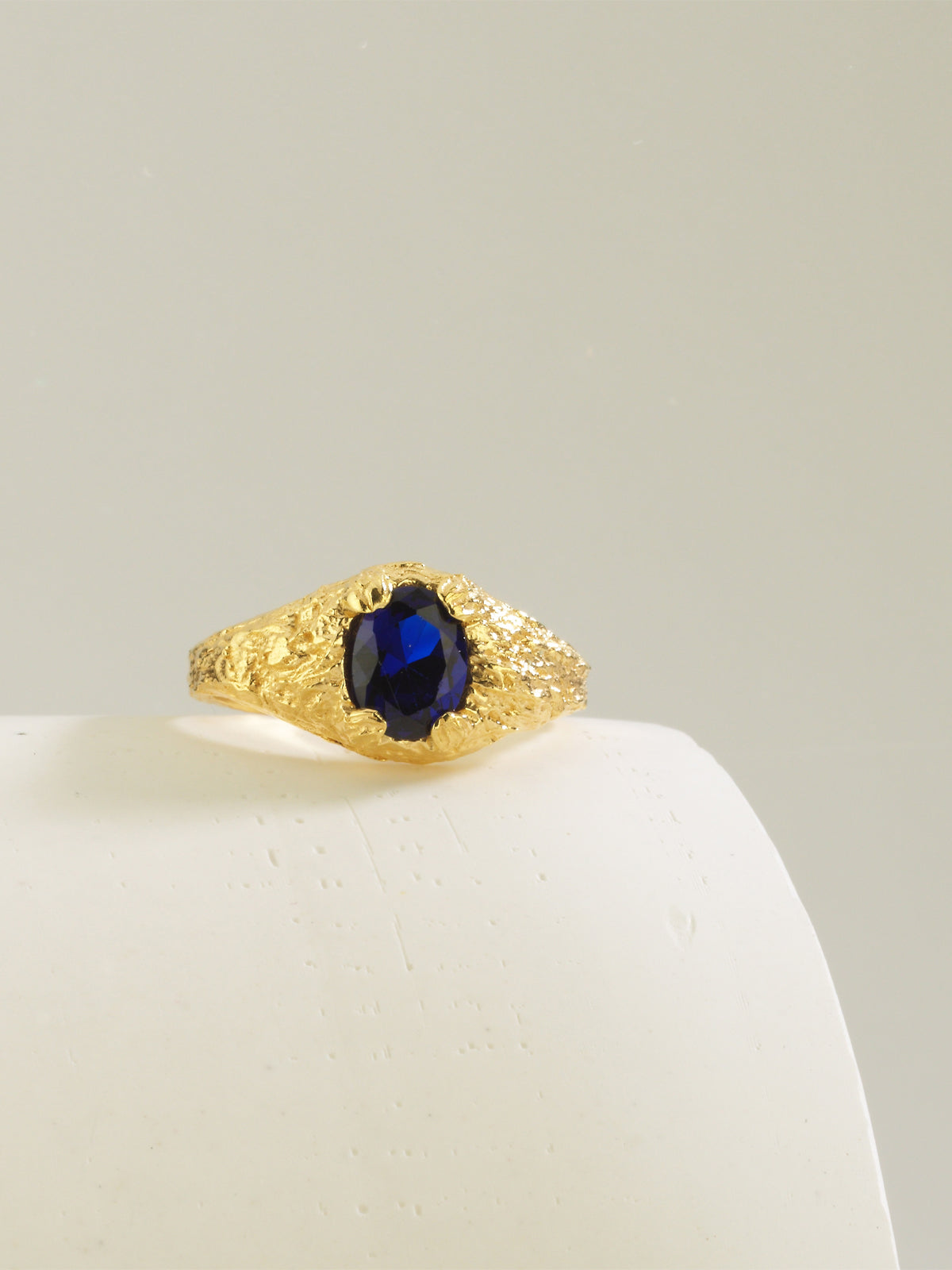 Bodhita - SAPPHIRE RING