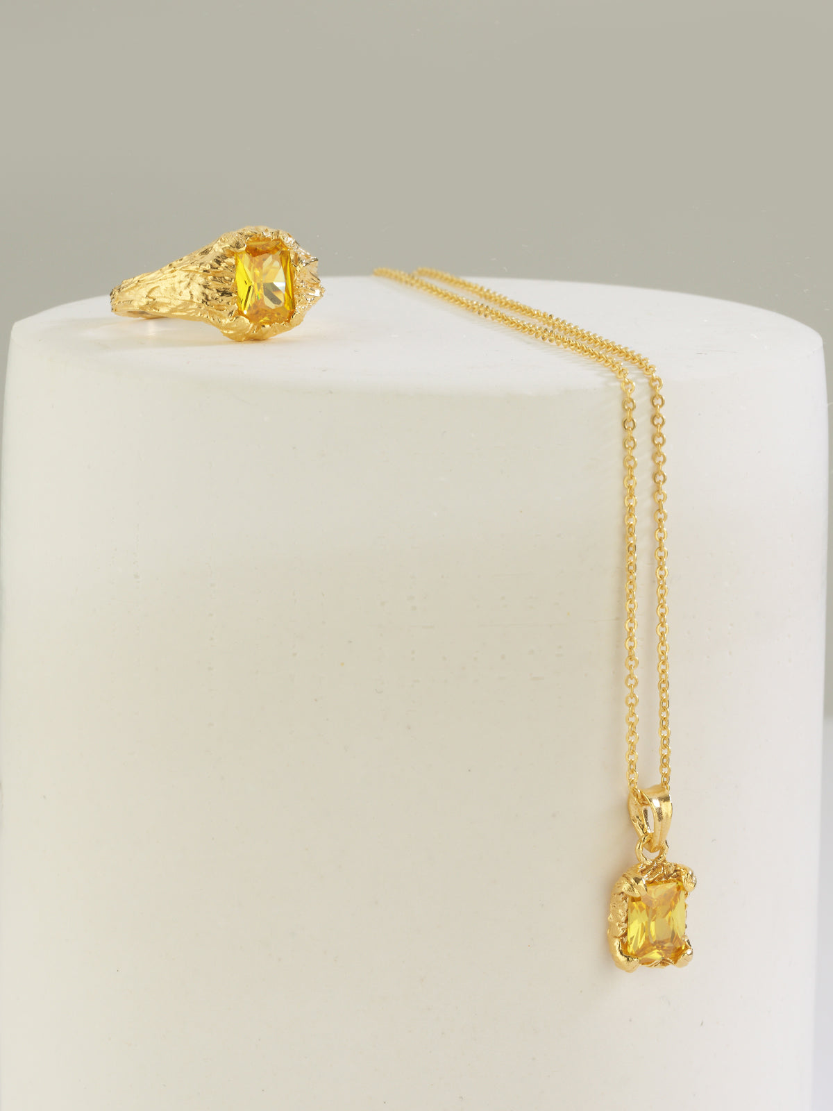 Bodhita - TOPAZ RING