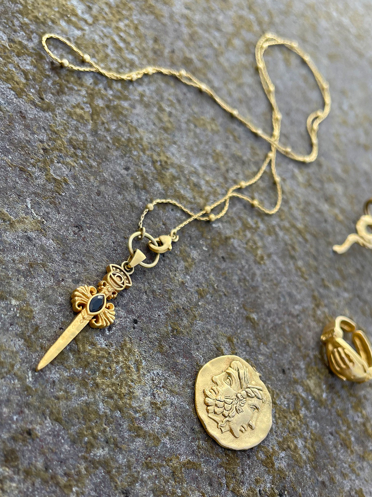 Bodhita - ESPADA NECKLACE