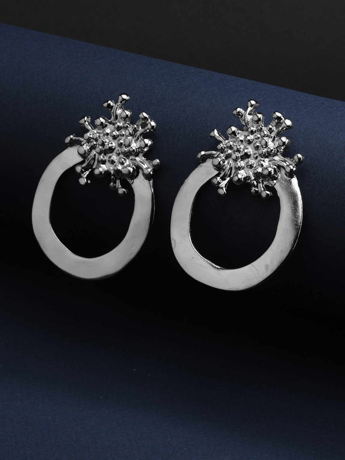 Bodhita - LAVA CIRCLE SILVER EARRINGS