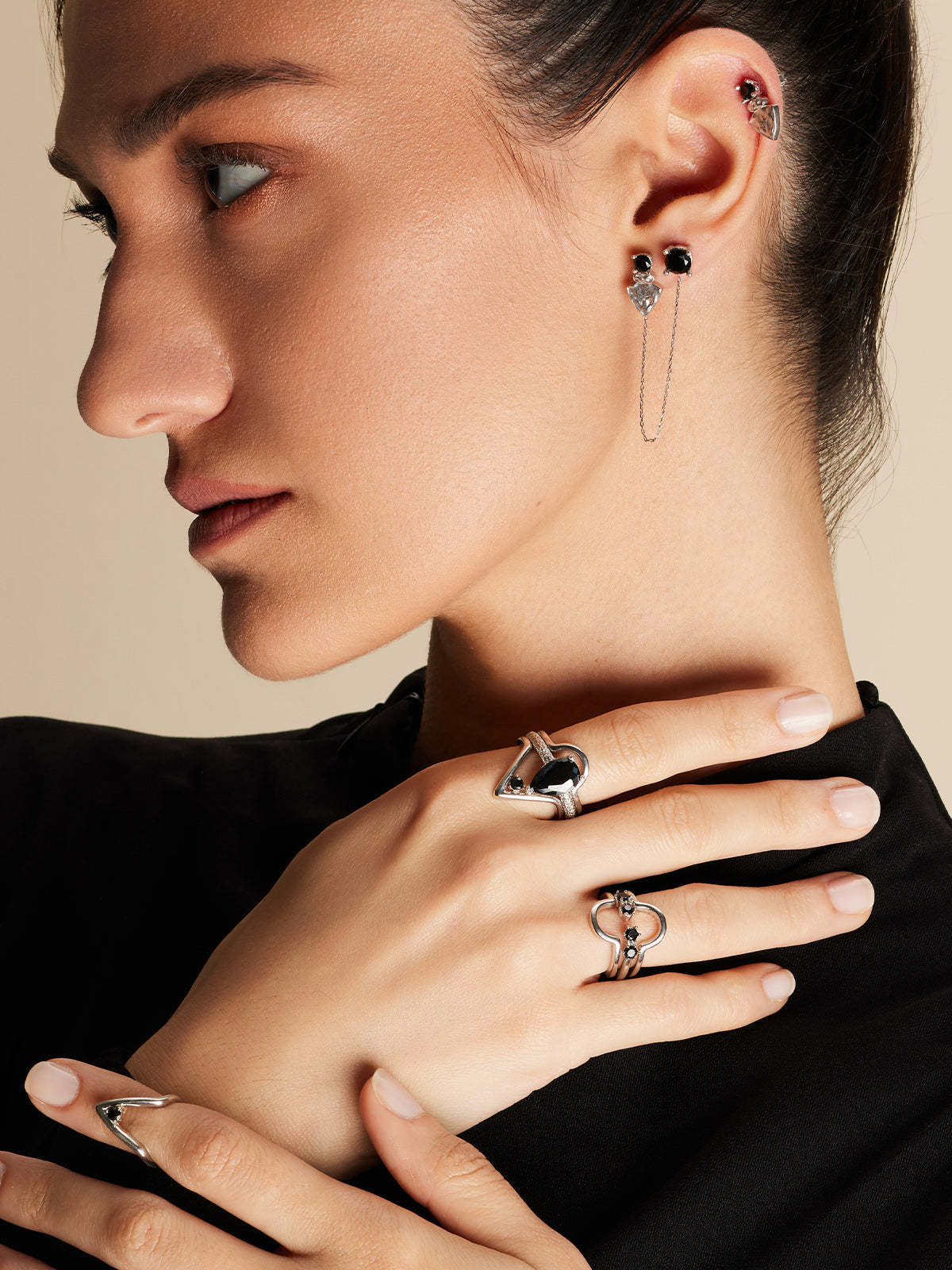 Bodhita - NADIA BLACK SILVER STUD EARRINGS