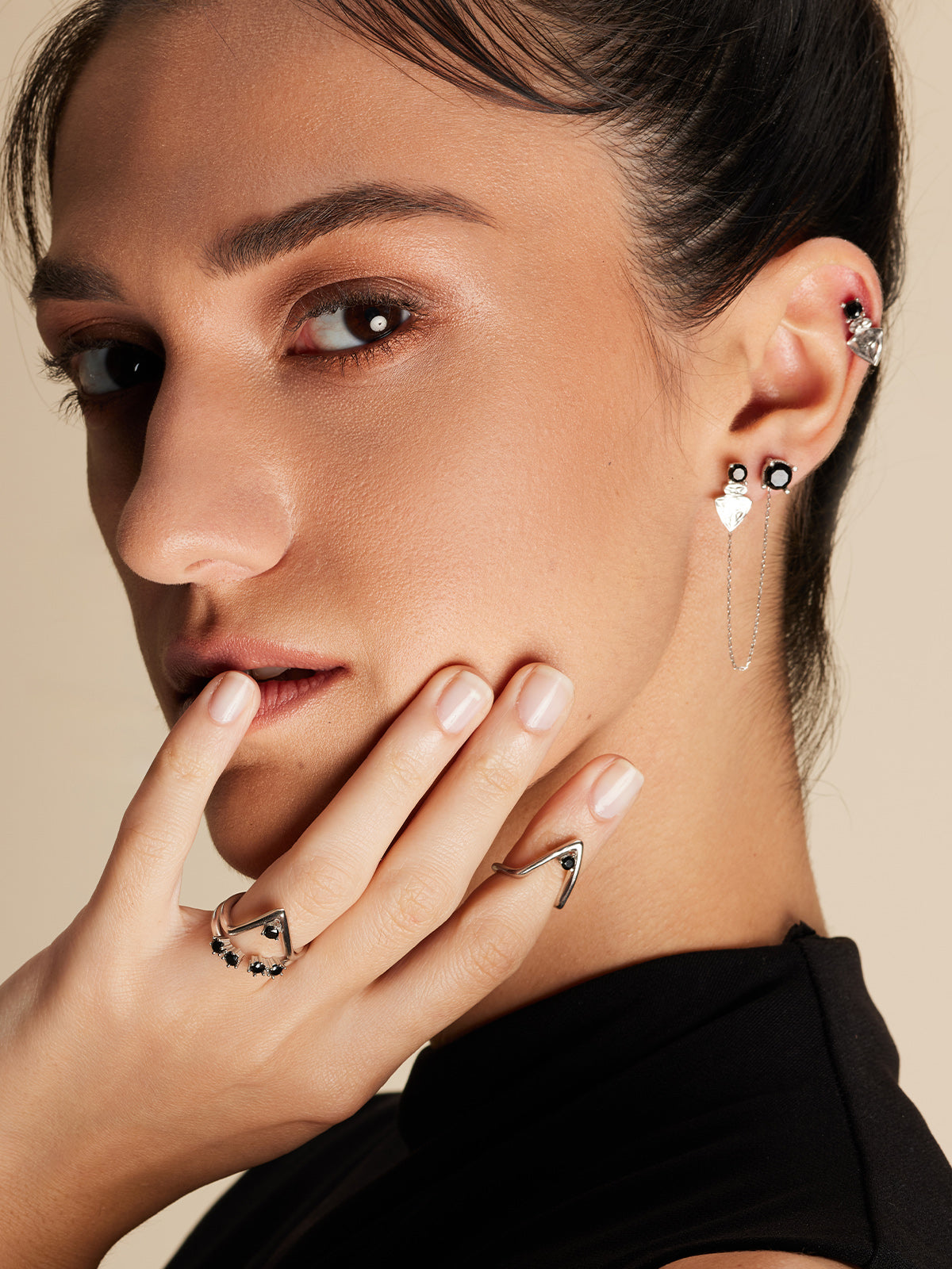 Bodhita - NADIA BLACK SILVER STUD EARRINGS