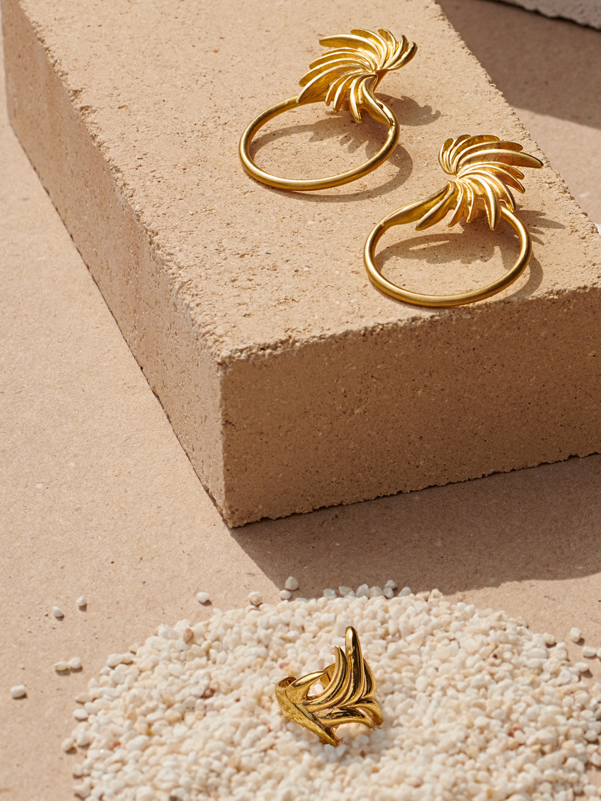 Bodhita - VINGE CIRCLE EARRINGS