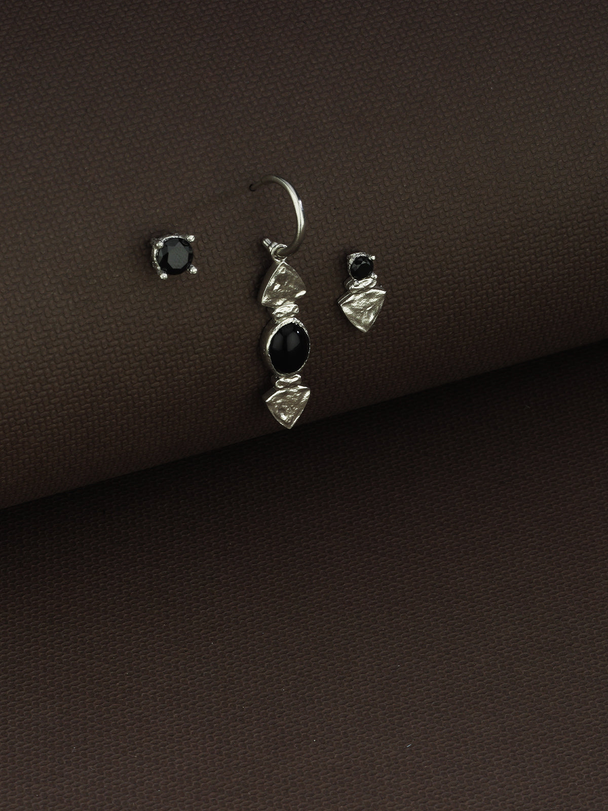 Bodhita - NADIA BLACK SILVER STUD EARRINGS