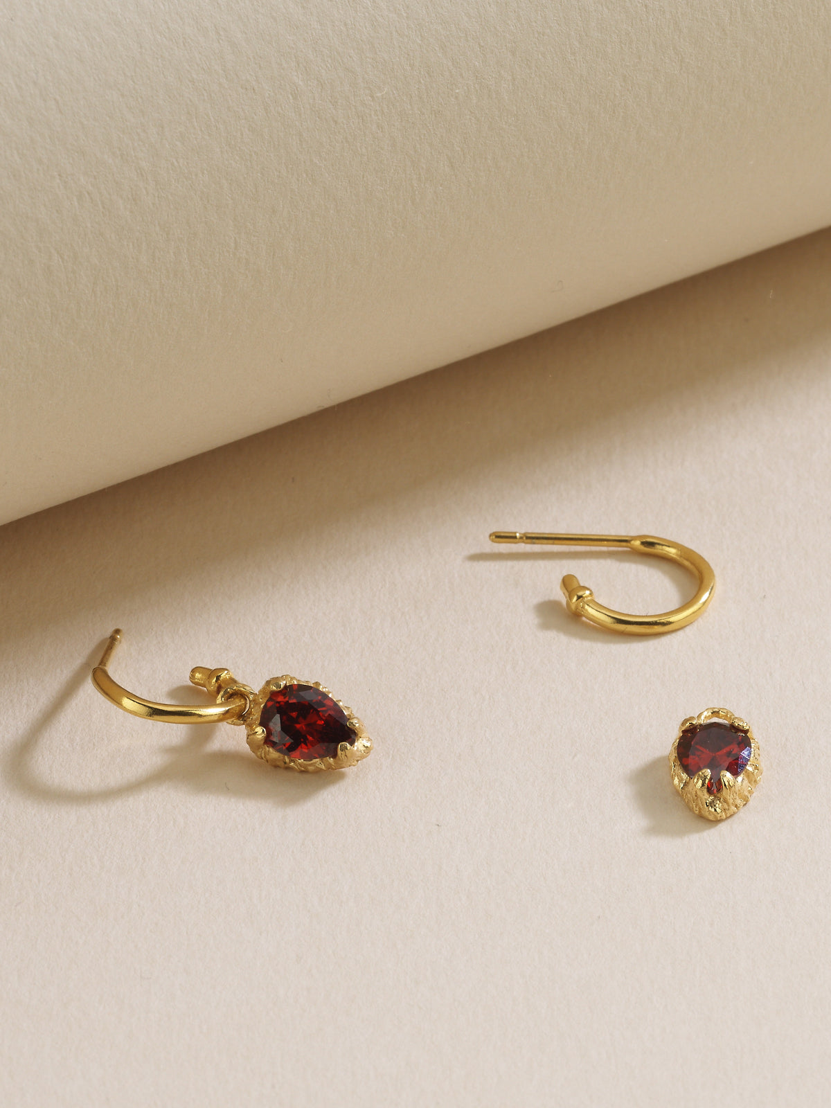 Bodhita - GARNET HOOP EARRINGS