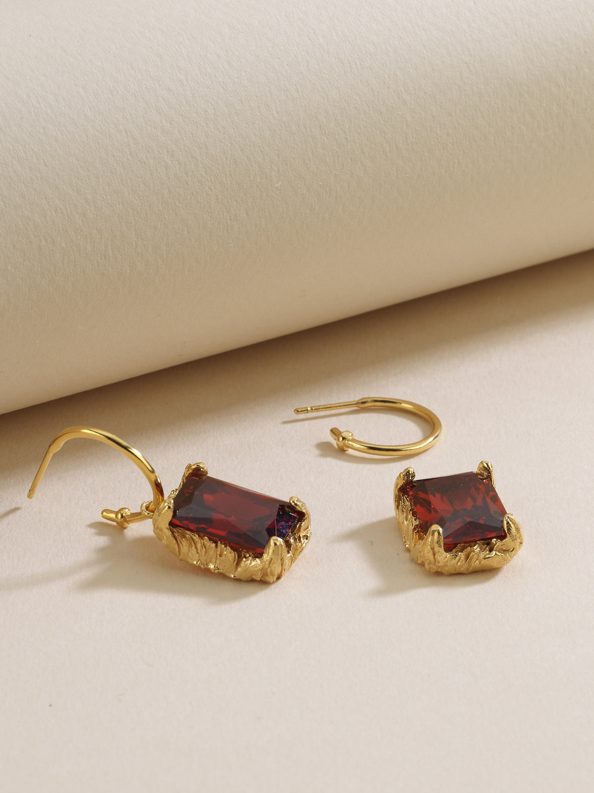Bodhita - GRANDE GARNET EARRINGS PENDANT