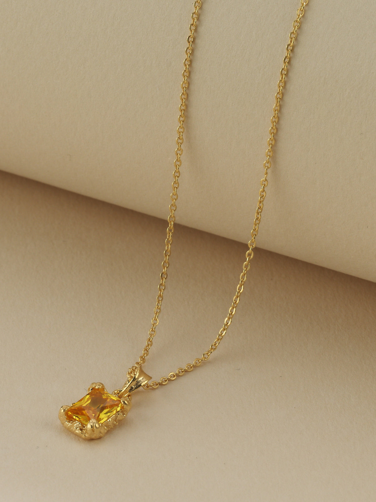 Bodhita - TOPAZ NECKLACE