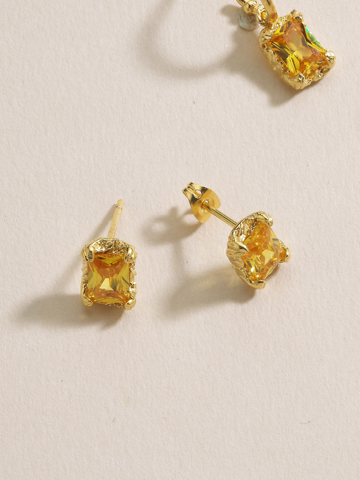 Bodhita - TOPAZ EARRINGS